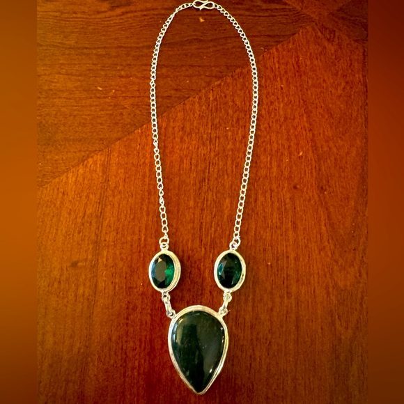 Bloodstone, Emerald teardrop, Lab created, Silver Plated Necklace of 12" - Picture 4 of 8